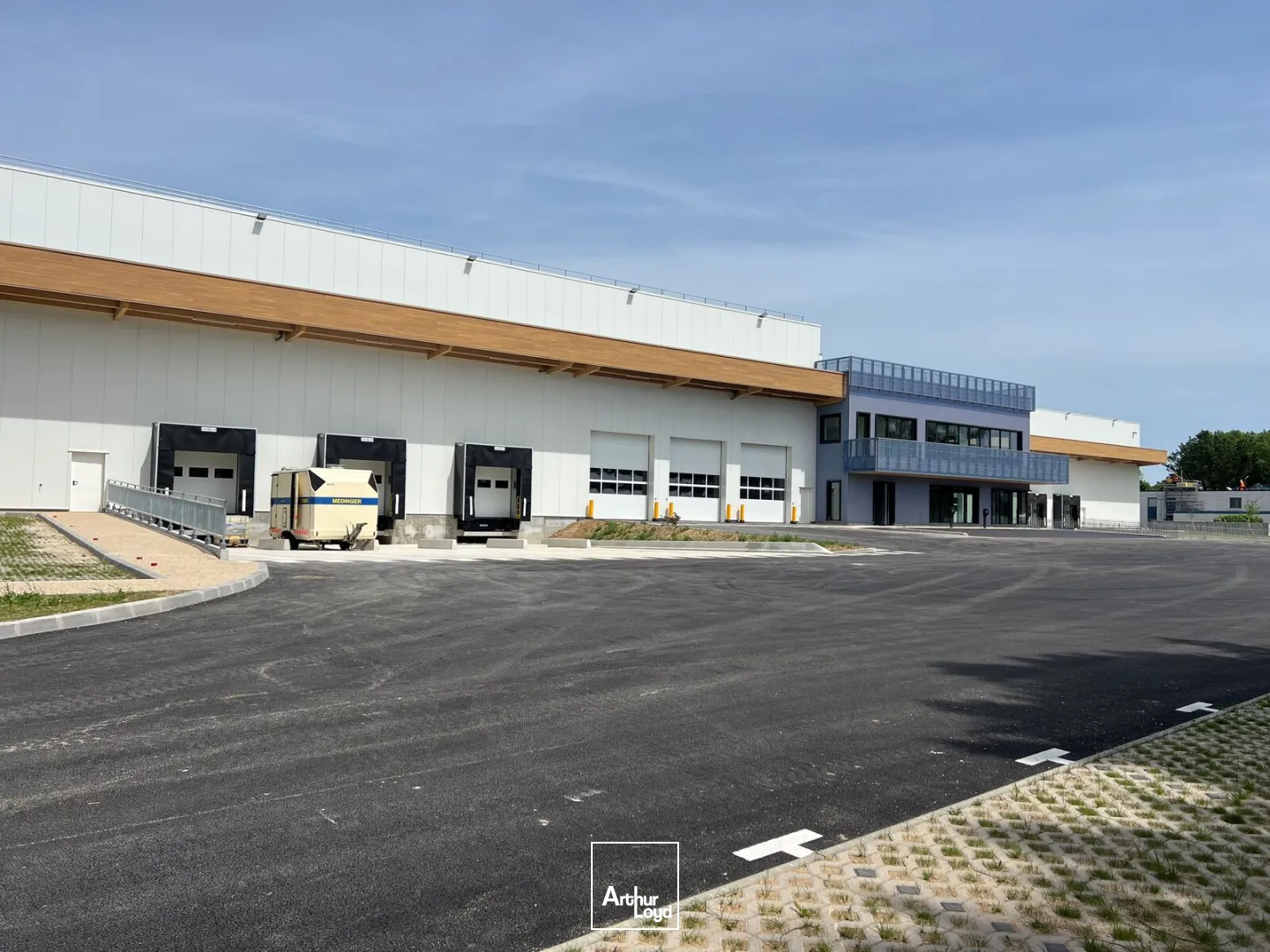 Locaux d'activité & Entrepôts - Location - TREMBLAY EN FRANCE - 93290 - 2482-5761 - 7777887