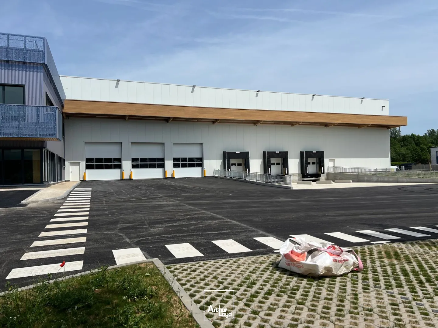 Locaux d'activité & Entrepôts - Location - TREMBLAY EN FRANCE - 93290 - 2482-5761 - 7777889