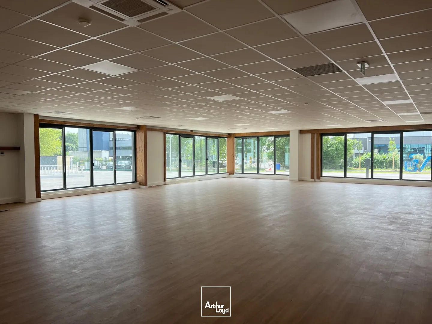 Locaux d'activité & Entrepôts - Location - TREMBLAY EN FRANCE - 93290 - 2482-5761 - 7777895