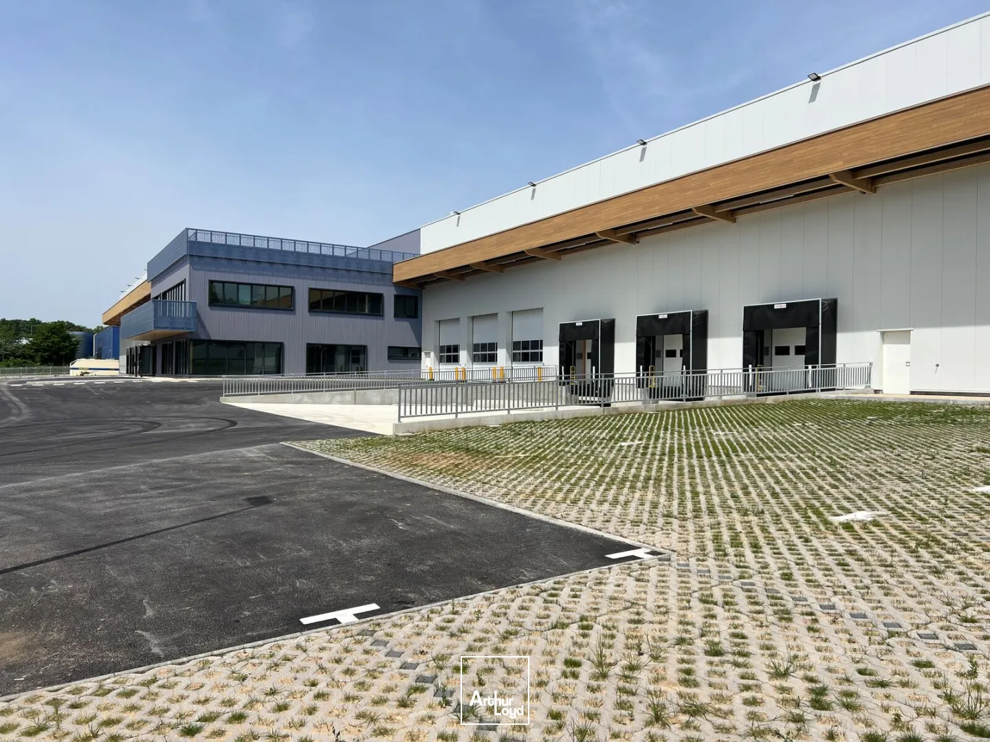 Locaux d'activité & Entrepôts - Location - TREMBLAY EN FRANCE - 93290 - 2482-5761 - 7777886