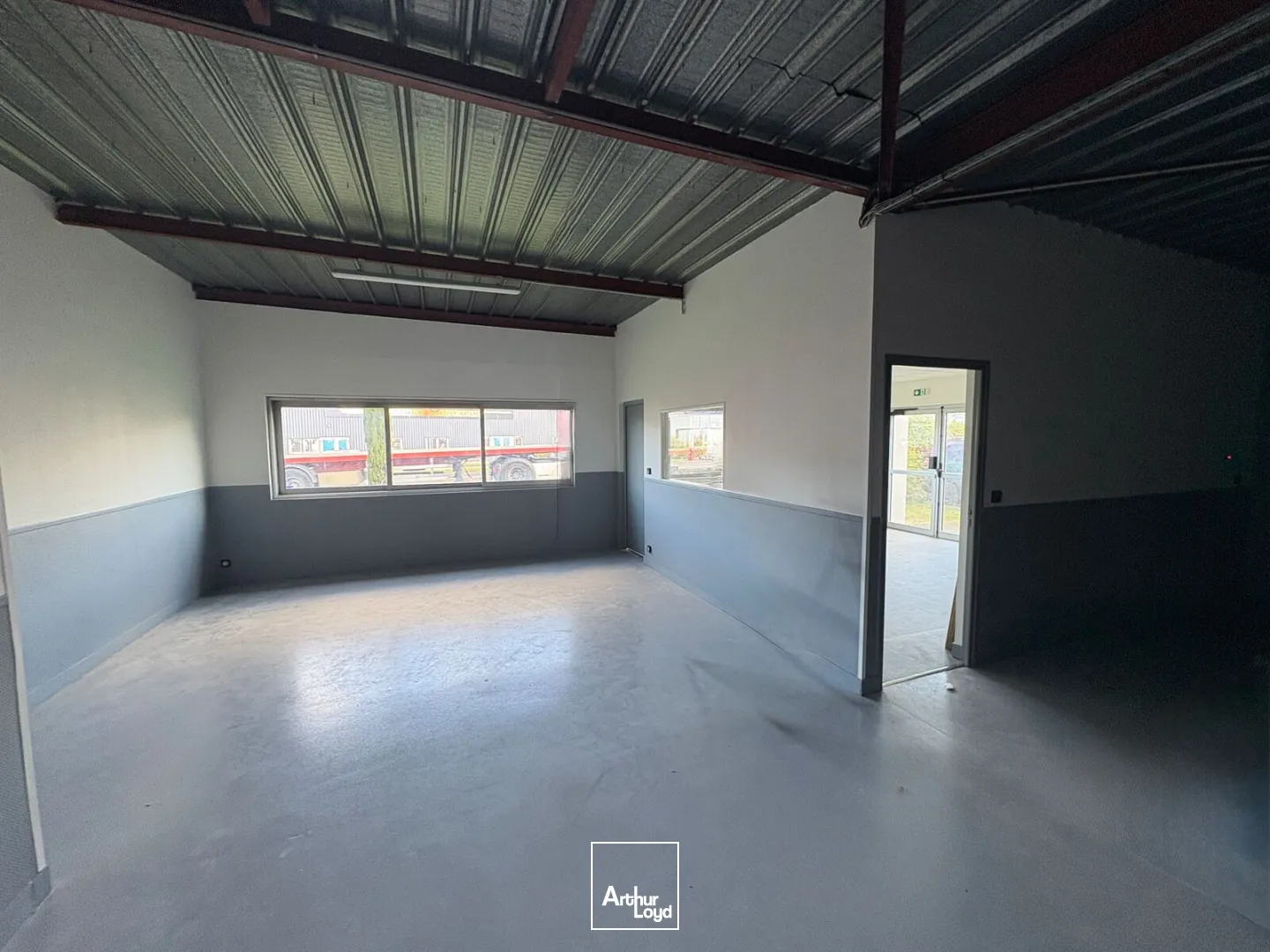 Locaux d'activité & Entrepôts - Location - SAINT JEAN DE LA RUELLE - 45140 - 100-100 - 7777961