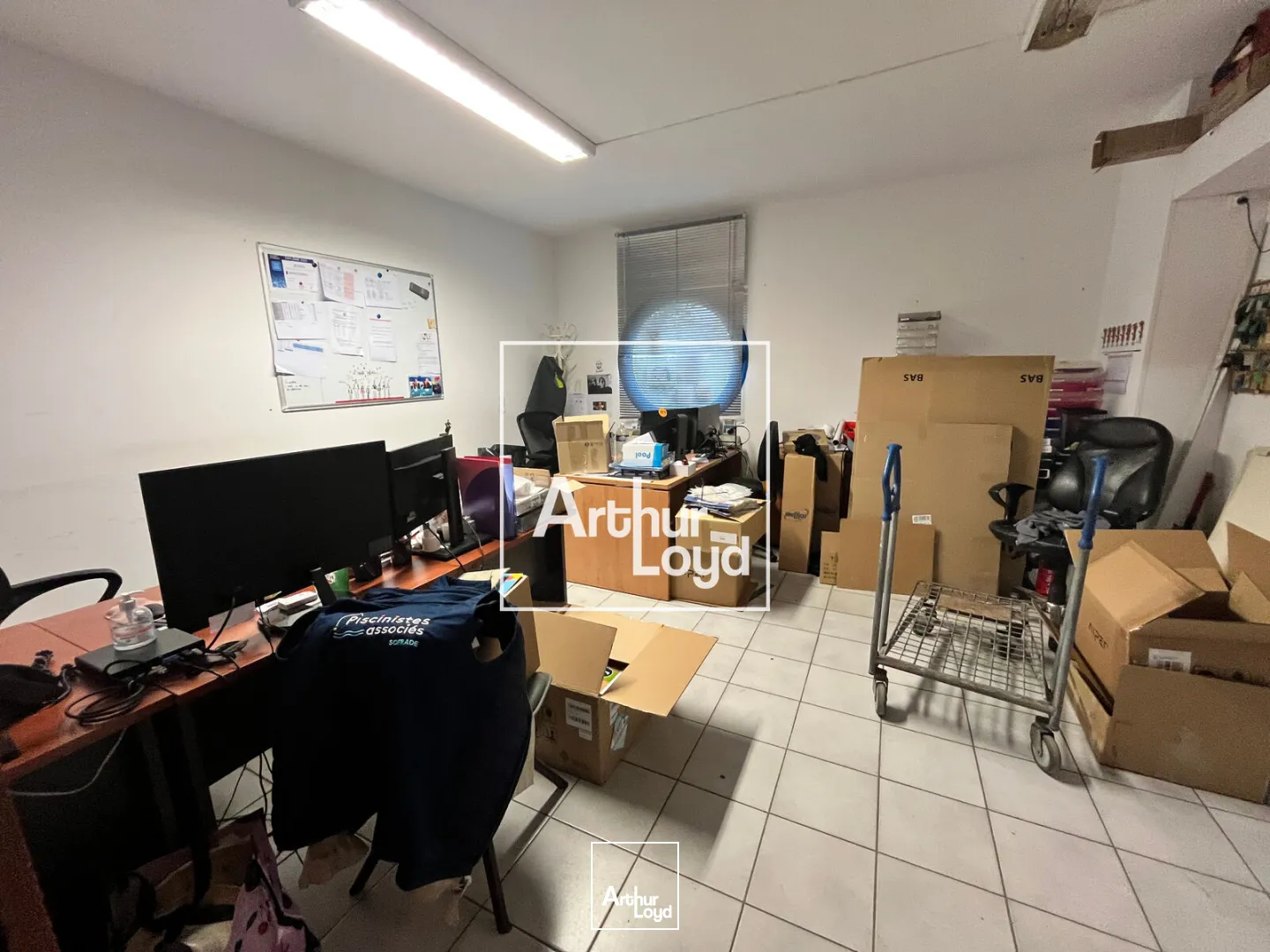 Locaux commerciaux - Location - NIMES - 30900 - 773-773 - 7778544