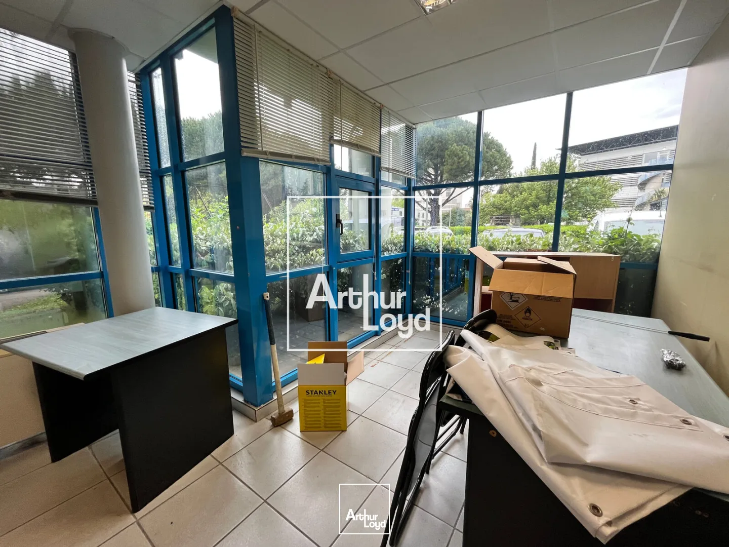 Locaux commerciaux - Location - NIMES - 30900 - 773-773 - 7778547