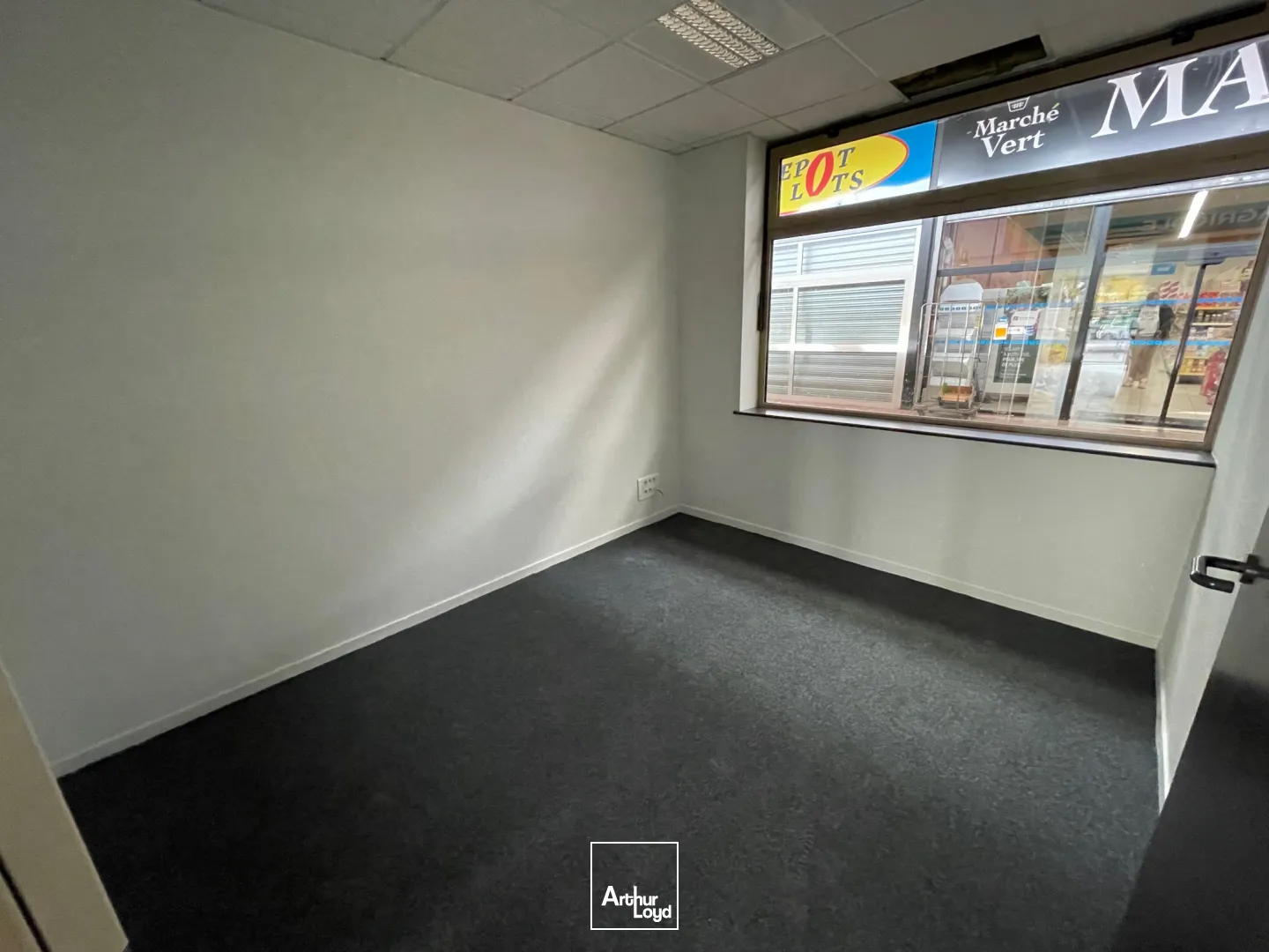 Locaux commerciaux - Location - VAL DE REUIL - 27100 - 133-133 - 7779762