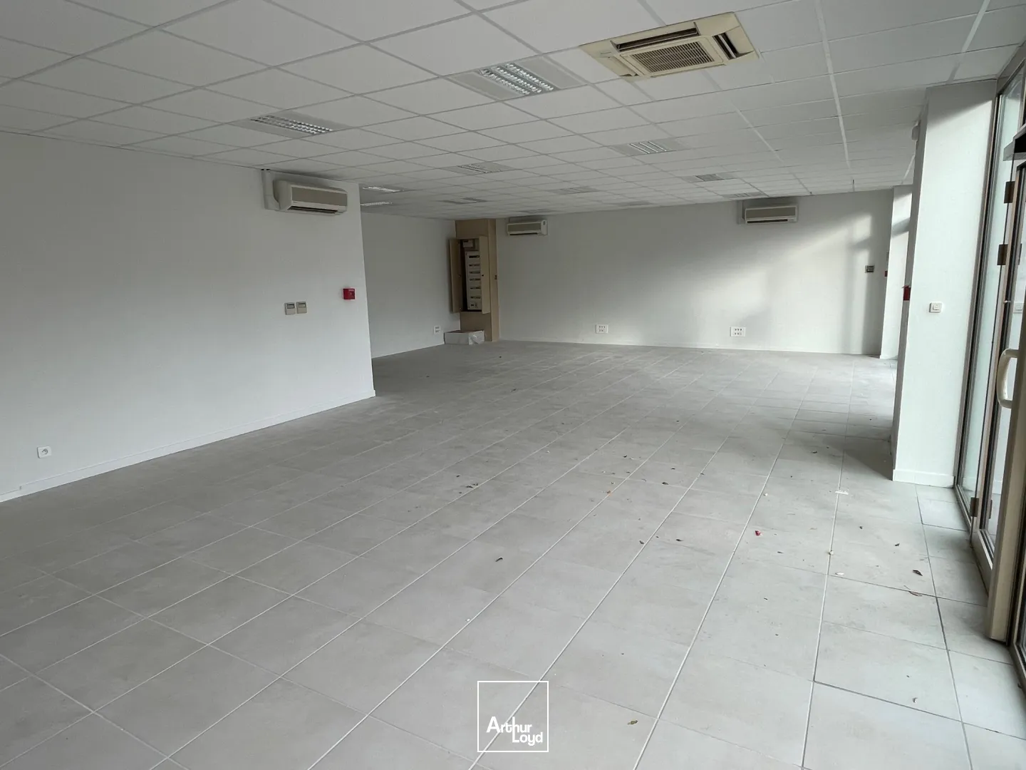 Locaux commerciaux - Location - VAL DE REUIL - 27100 - 133-133 - 7779757