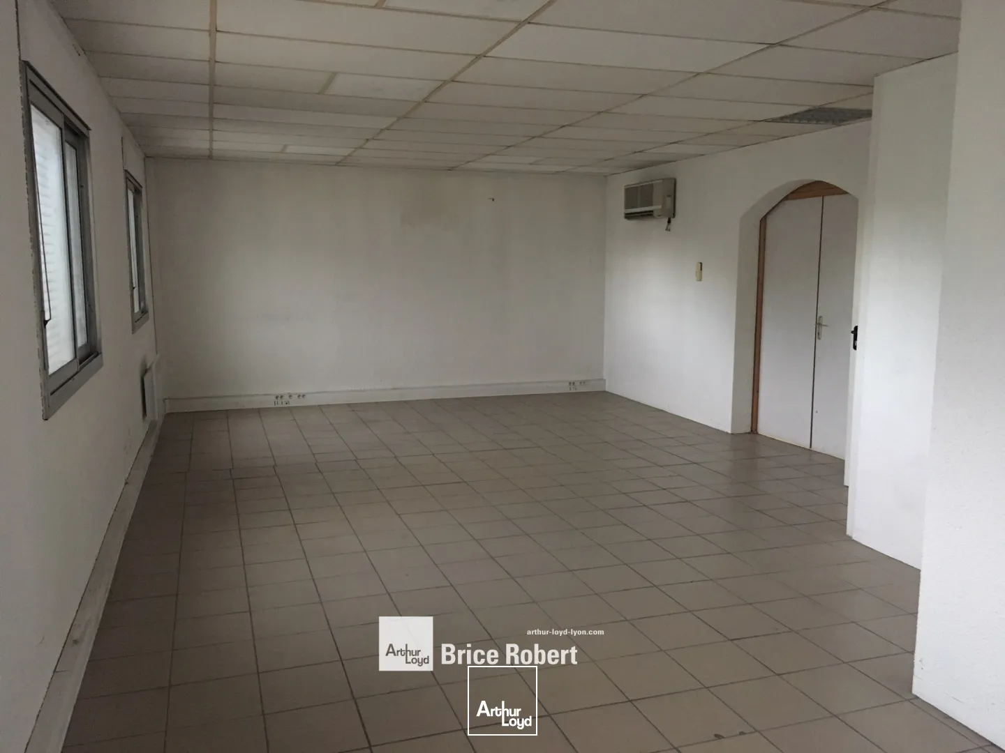 Locaux d'activité & Entrepôts - Location - VILLEURBANNE - 69100 - 416-416 - 7780060