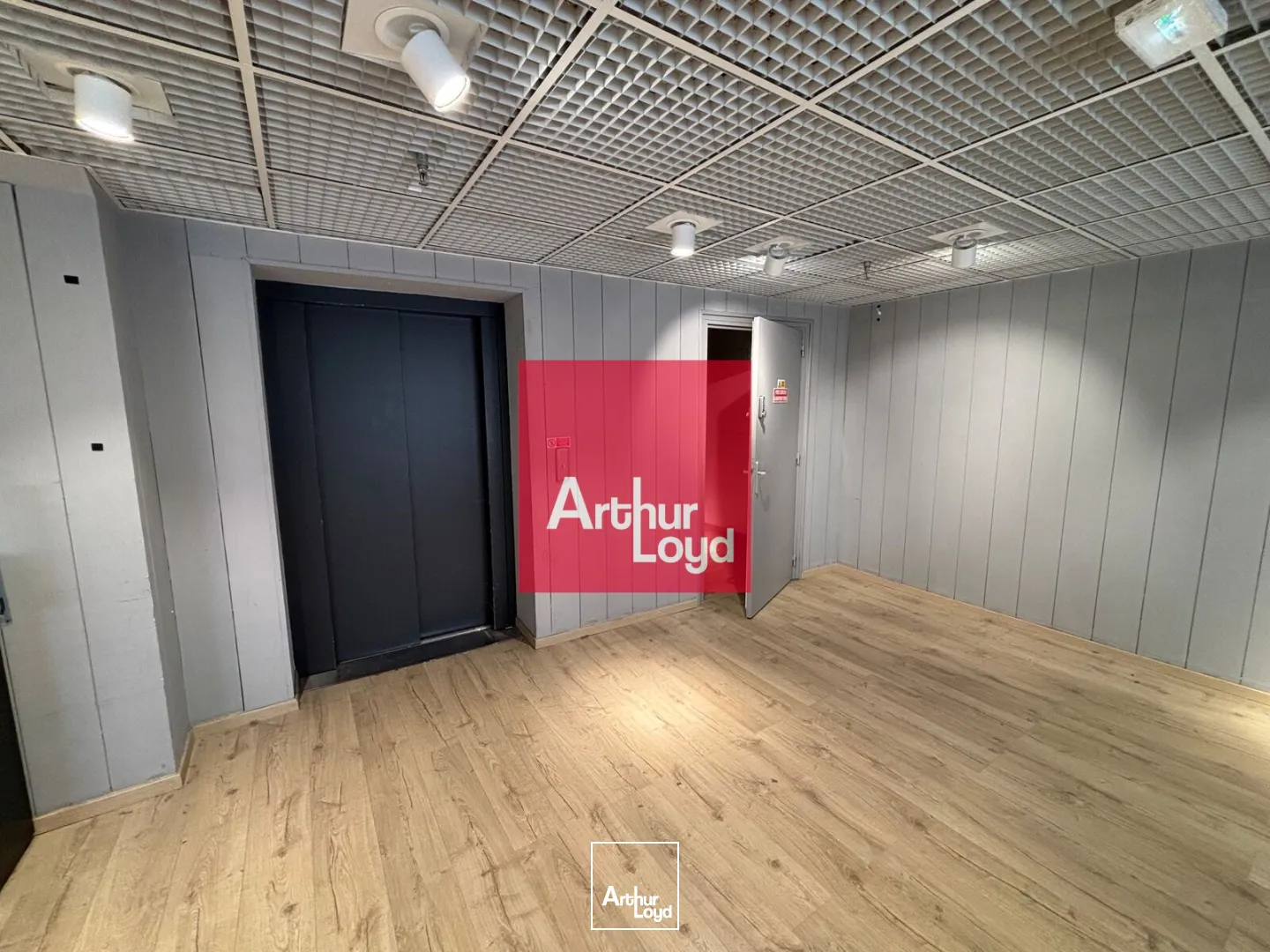 Locaux commerciaux - Location - GRENOBLE - 38000 - 900-900 - 7780511