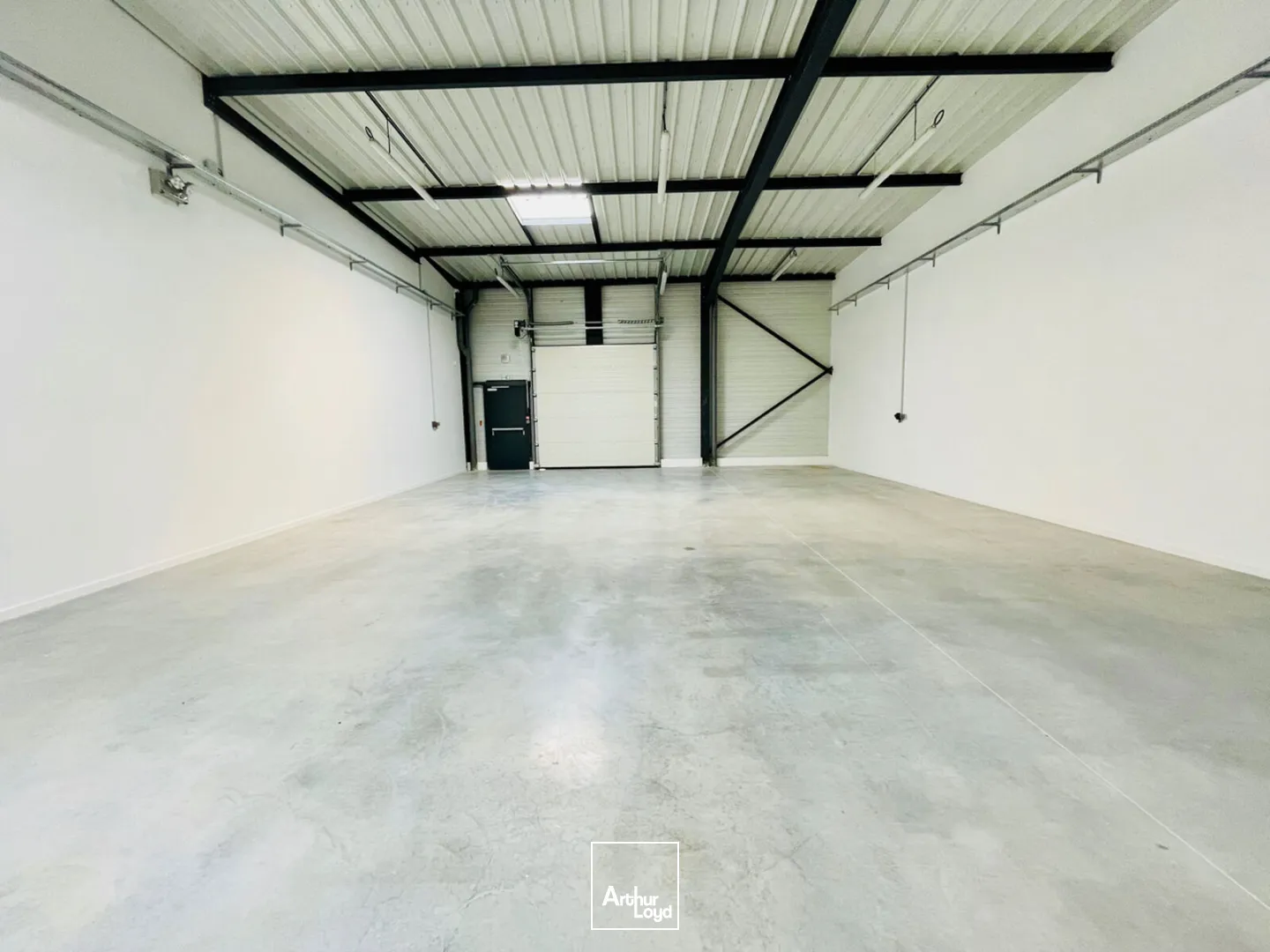 Locaux d'activité & Entrepôts - Location - VENETTE - 60280 - 135-416 - 7782329