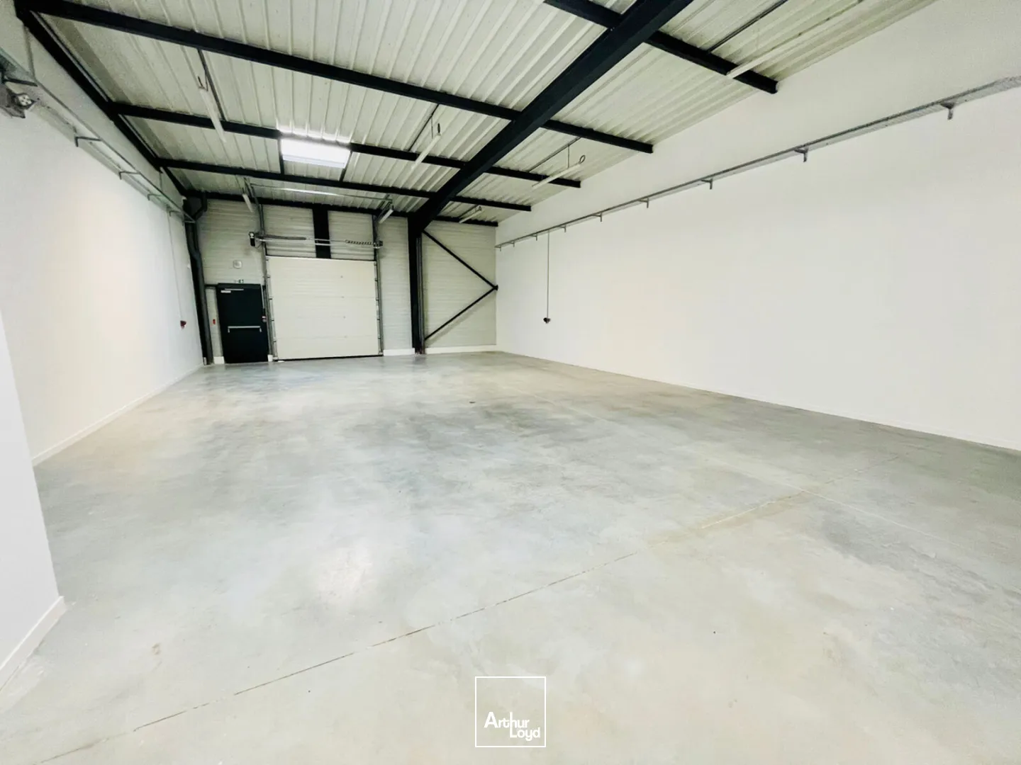 Locaux d'activité & Entrepôts - Location - VENETTE - 60280 - 135-416 - 7782330