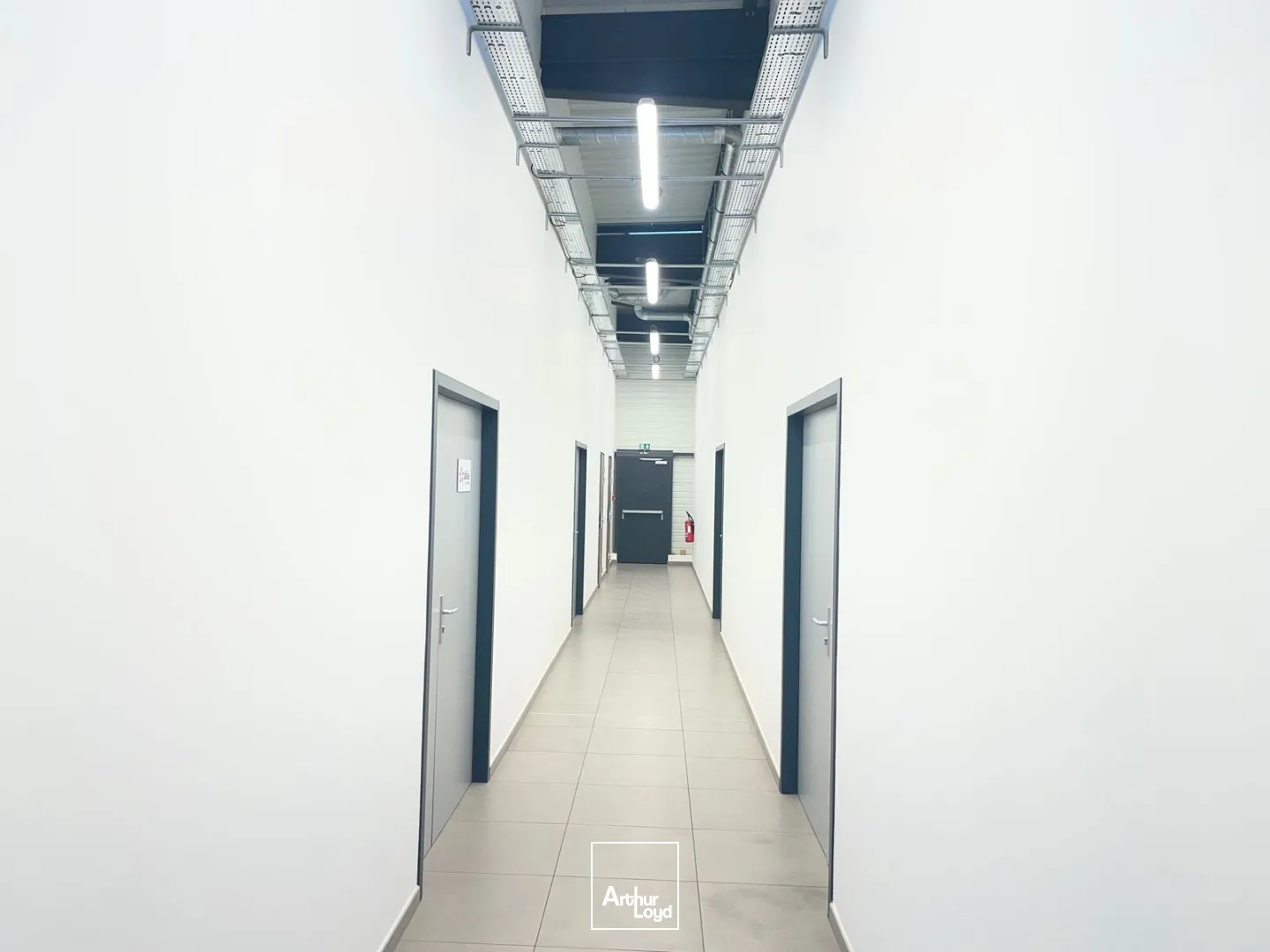 Locaux d'activité & Entrepôts - Location - VENETTE - 60280 - 135-416 - 7782328