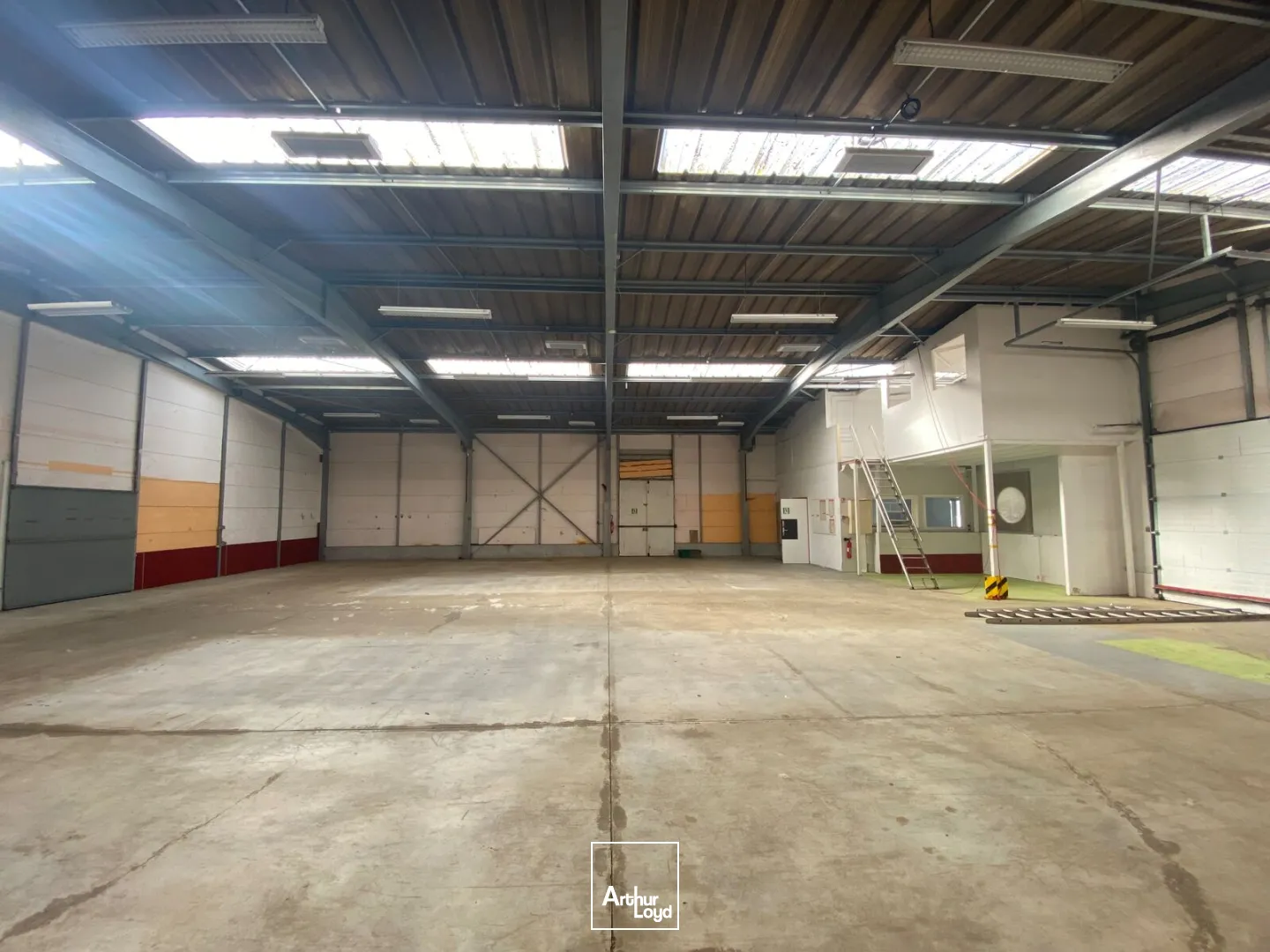 Locaux d'activité & Entrepôts - Location - LARMOR PLAGE - 56260 - 400-400 - 7782633