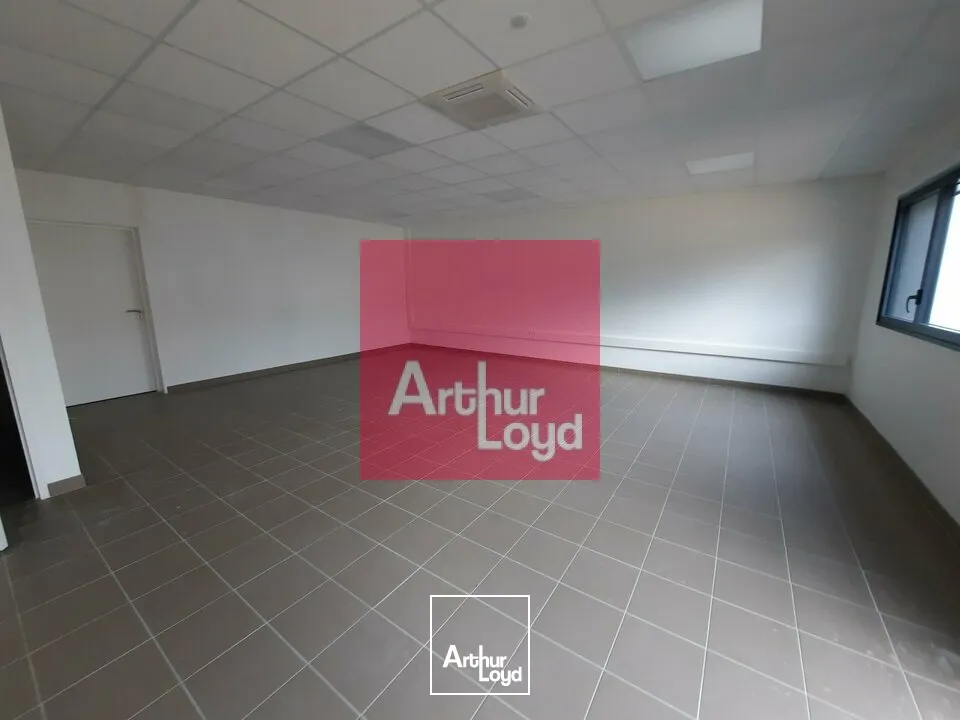 Locaux d'activité & Entrepôts - Location - CLERMONT FERRAND - 63100 - 571-571 - 7783150