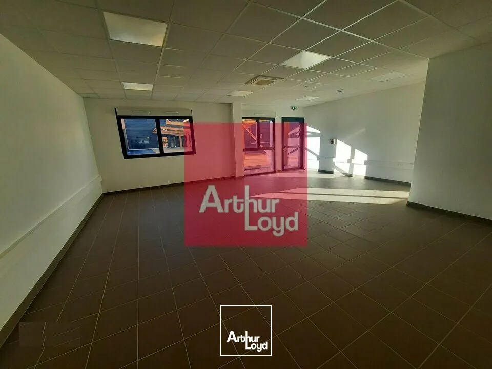 Locaux d'activité & Entrepôts - Location - CLERMONT FERRAND - 63100 - 530-530 - 7783153