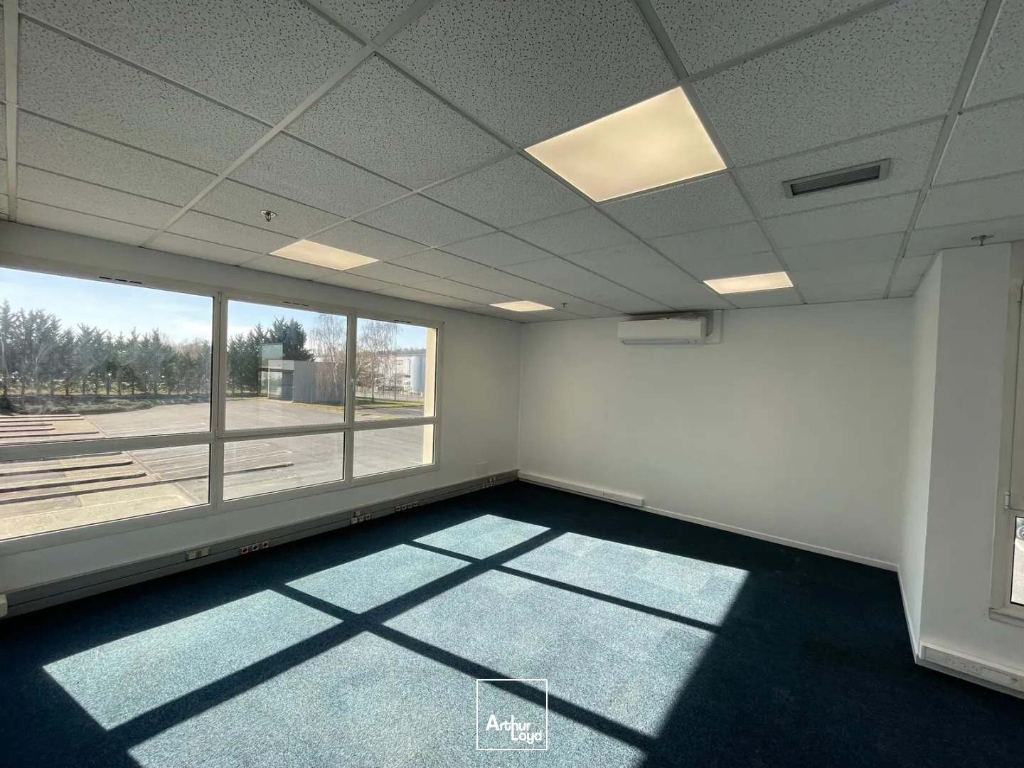 Locaux d'activité & Entrepôts - Location - LE MEUX - 60880 - 7264-16895 - 7783533