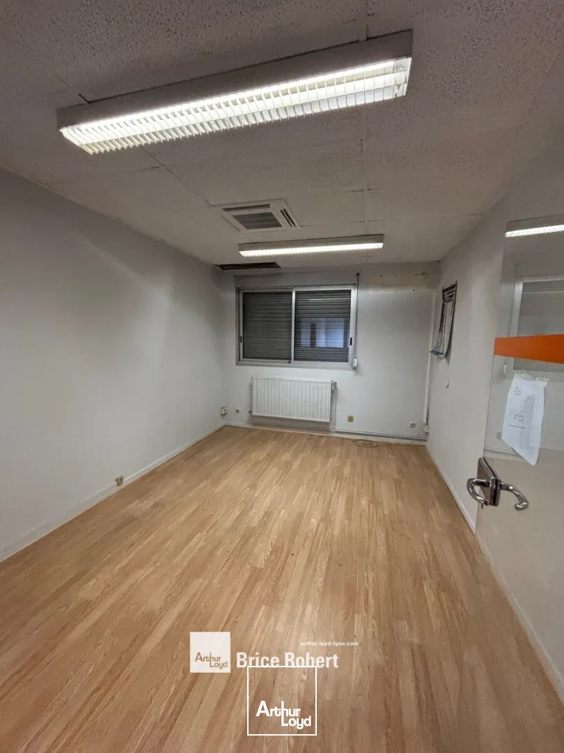 Locaux d'activité & Entrepôts - Location - CHASSIEU - 69680 - 1400-1400 - 7784034