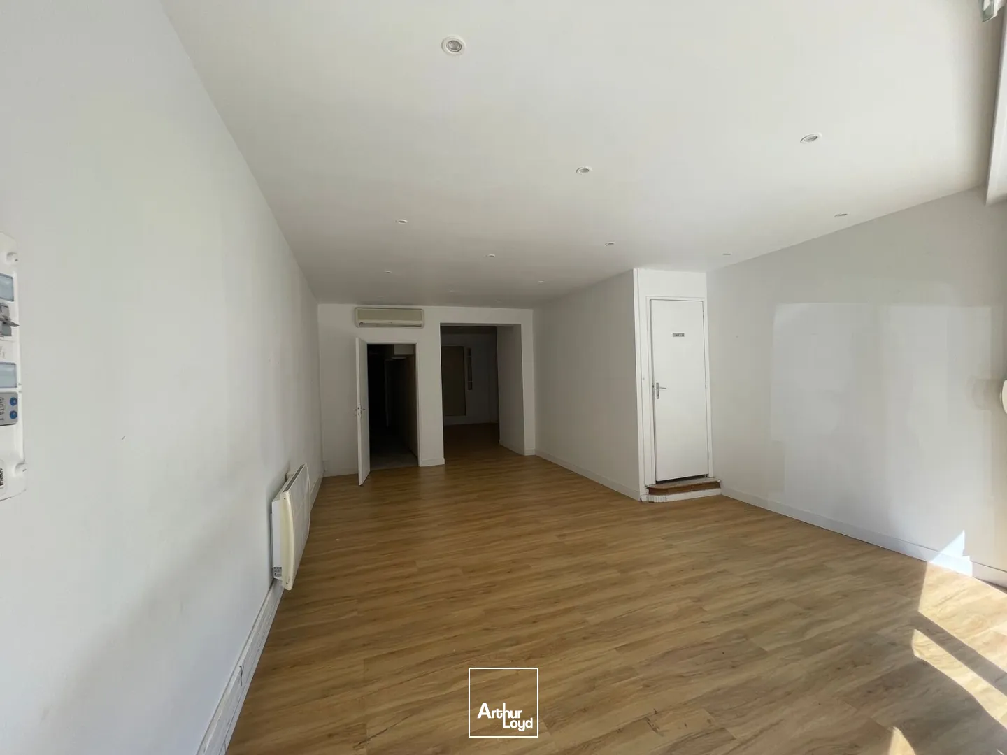 Locaux commerciaux - Location - VILLERS COTTERETS - 02600 - 160-160 - 7784278