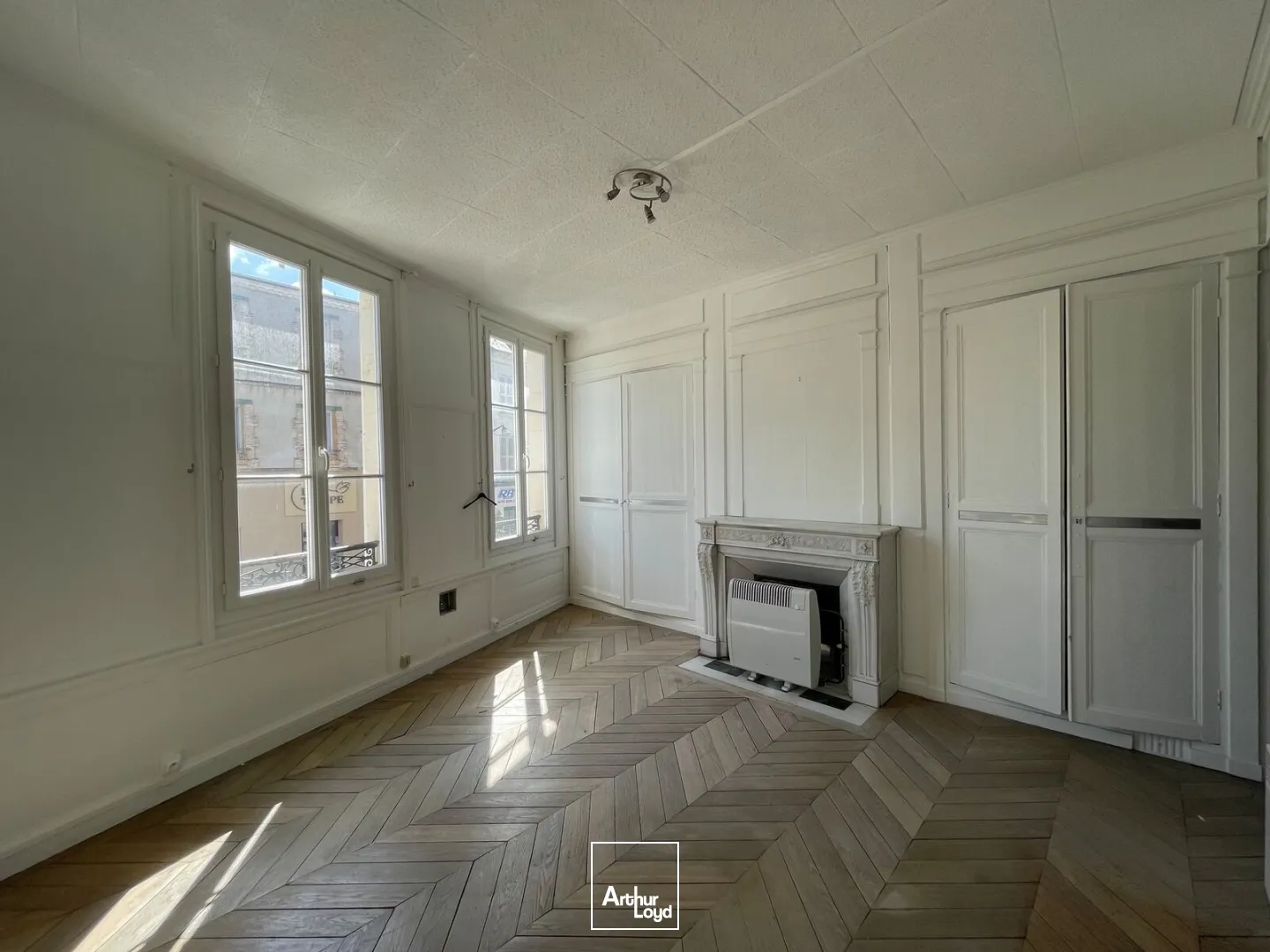 Locaux commerciaux - Location - VILLERS COTTERETS - 02600 - 160-160 - 7784280