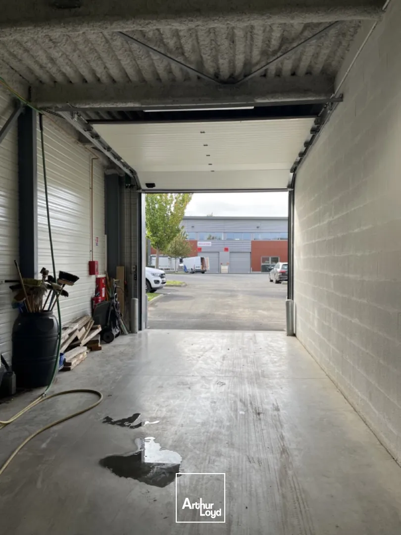 Locaux d'activité & Entrepôts - Location - SAINT ETIENNE DE MONTLUC - 44360 - 366-366 - 7784591