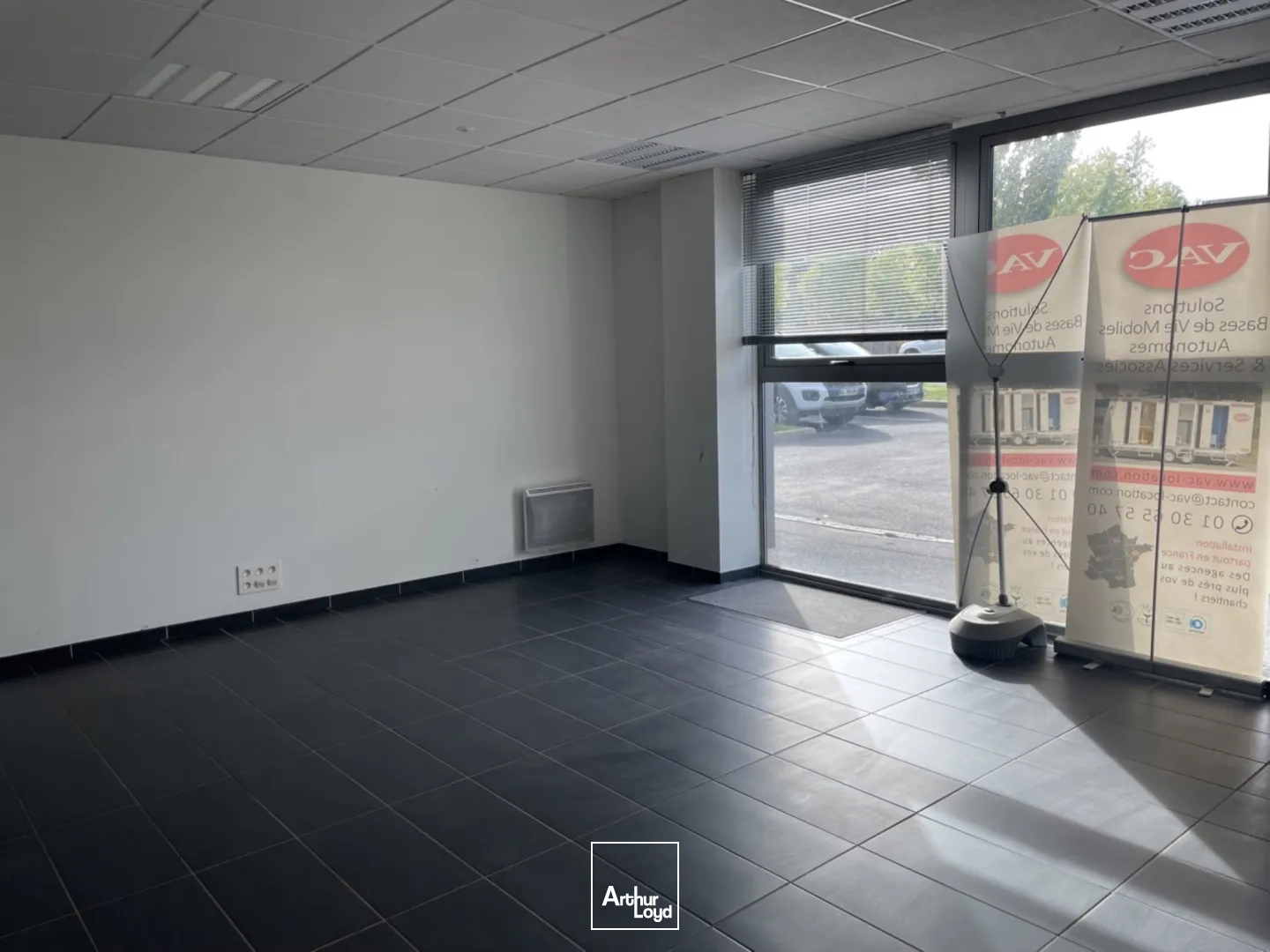 Locaux d'activité & Entrepôts - Location - SAINT ETIENNE DE MONTLUC - 44360 - 366-366 - 7784593