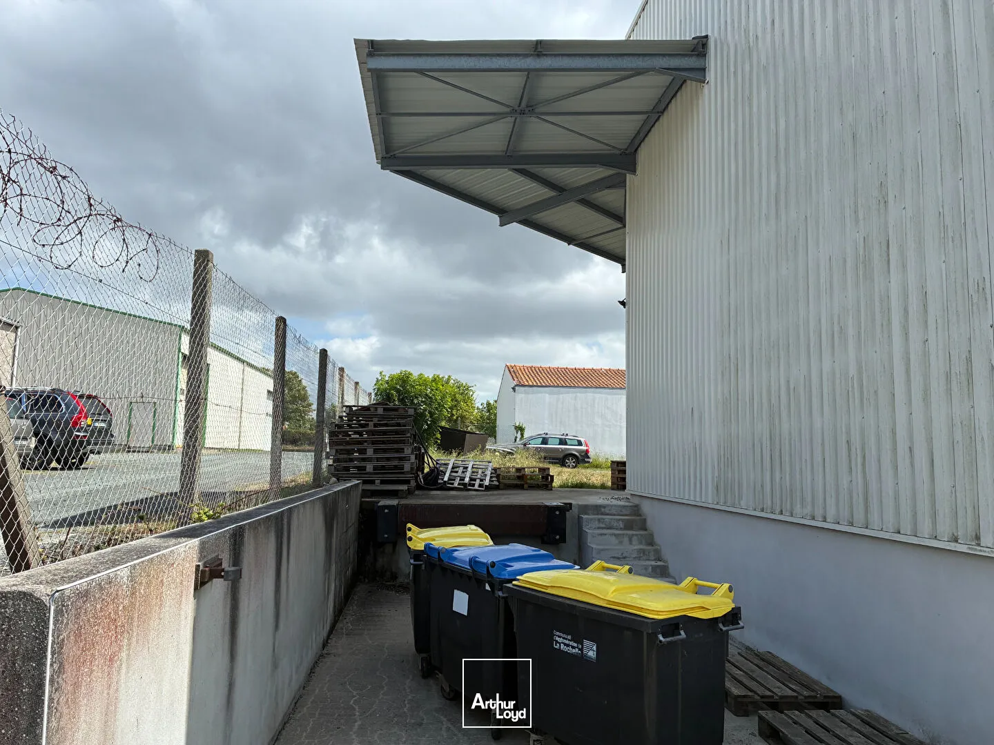 Locaux d'activité & Entrepôts - Location - L'HOUMEAU - 17137 - 450-450 - 7785004