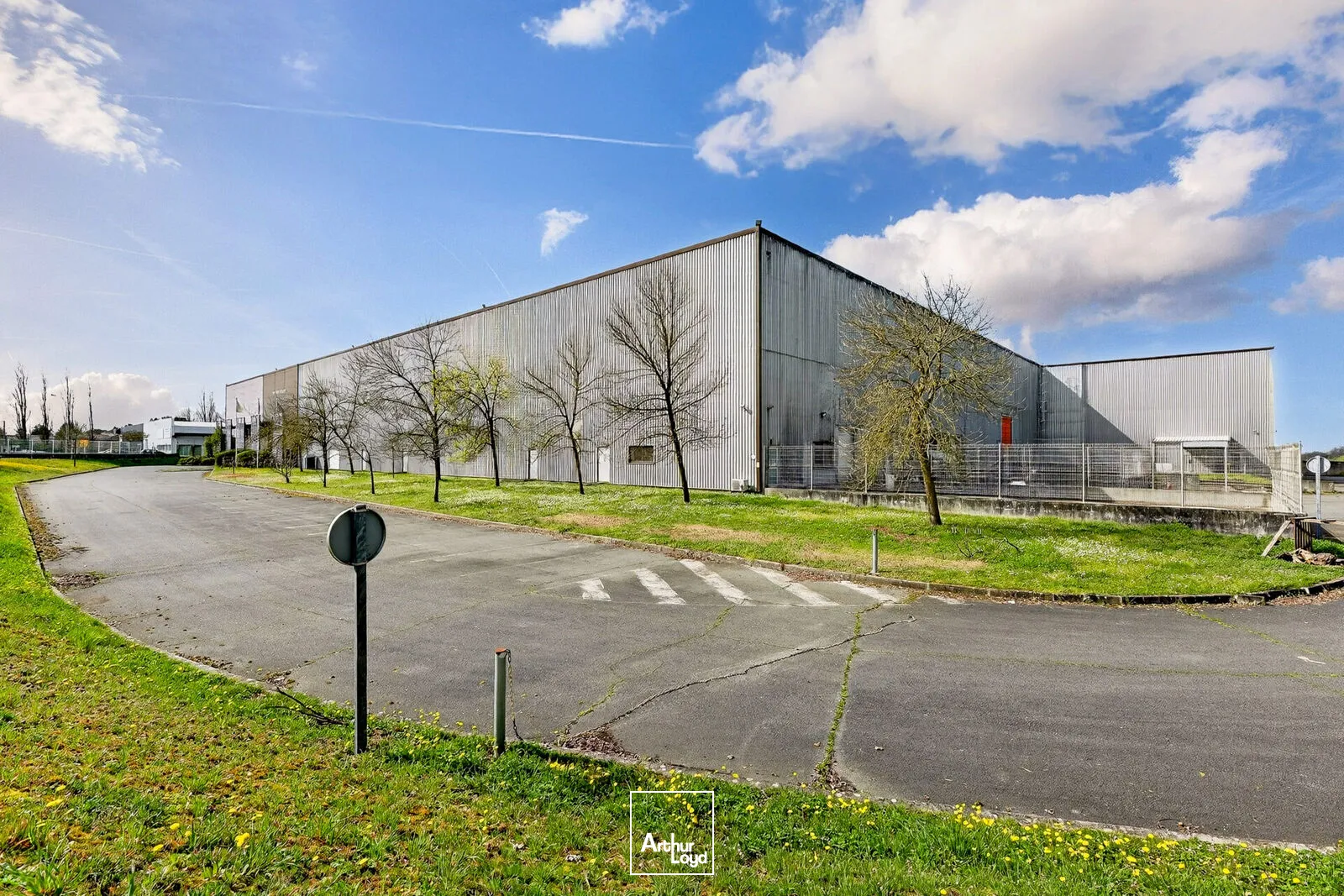Locaux d'activité & Entrepôts - Location - AMBARES ET LAGRAVE - 33440 - 13664-13664 - 7785493