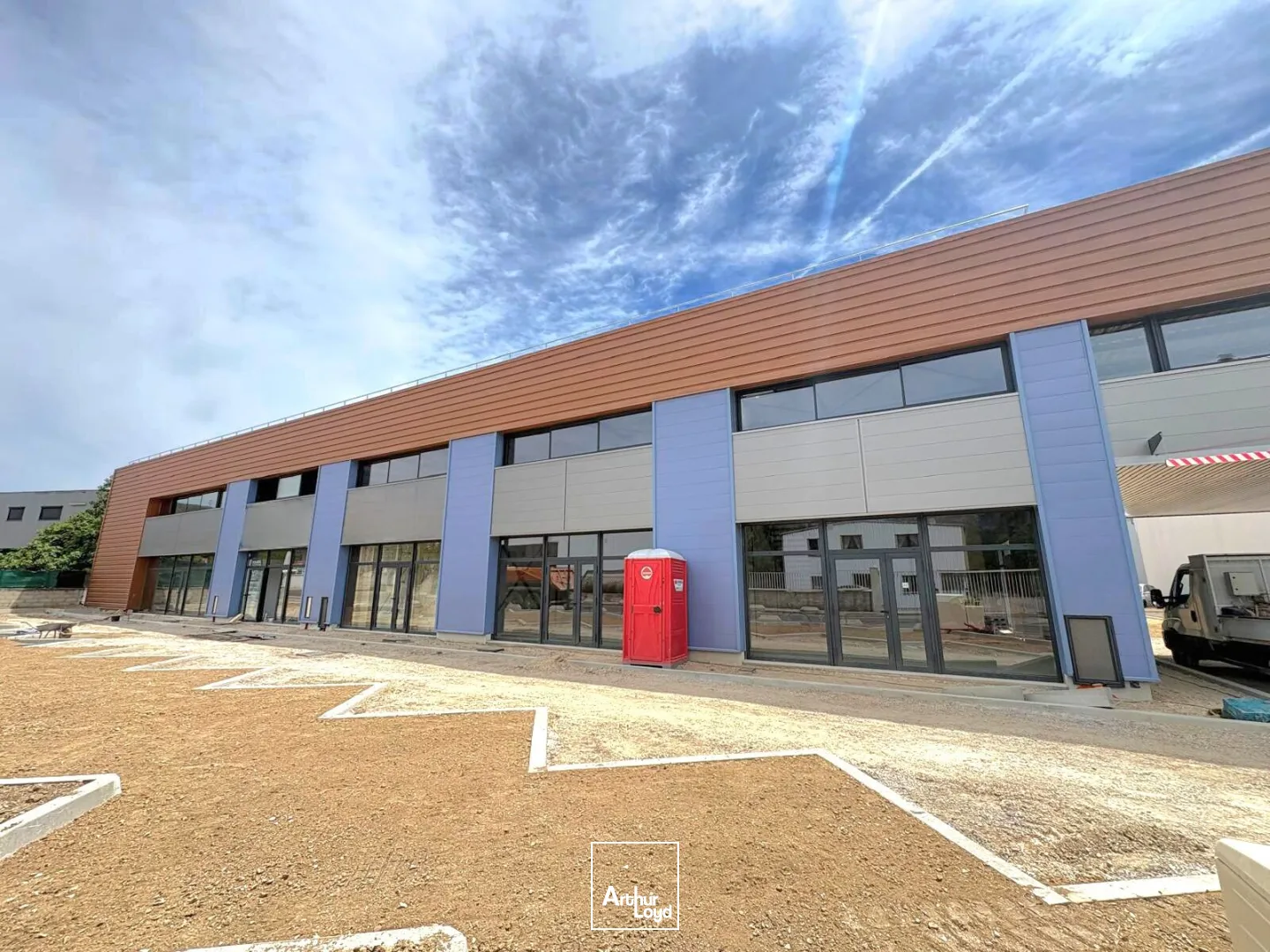 Locaux commerciaux - Location - ROQUEVAIRE - 13360 - 107-402 - 7785630