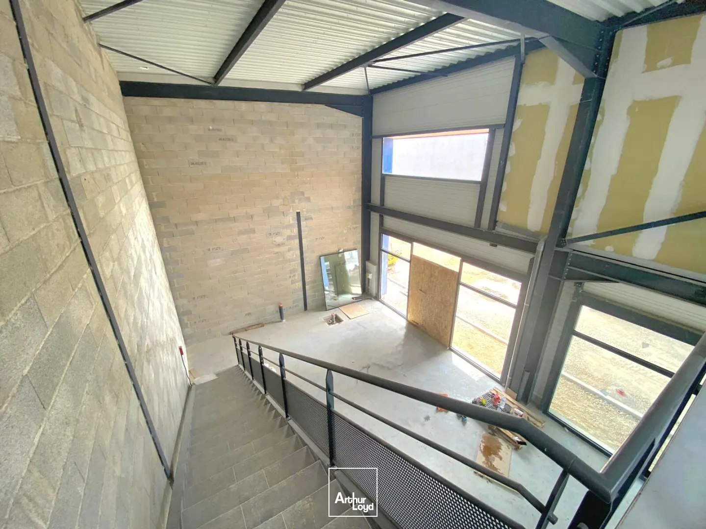 Locaux commerciaux - Location - ROQUEVAIRE - 13360 - 107-402 - 7785631