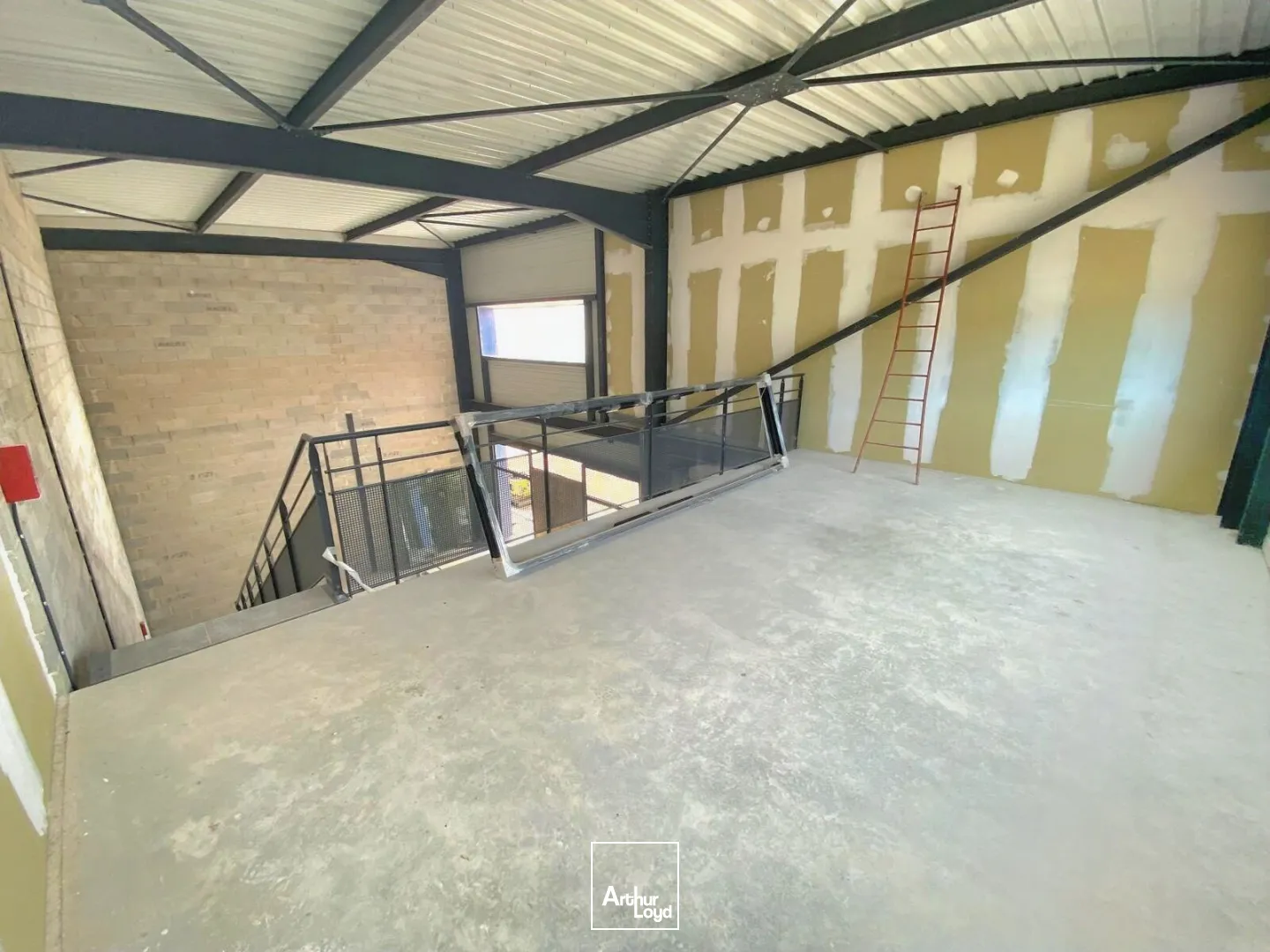 Locaux commerciaux - Location - ROQUEVAIRE - 13360 - 107-402 - 7785634