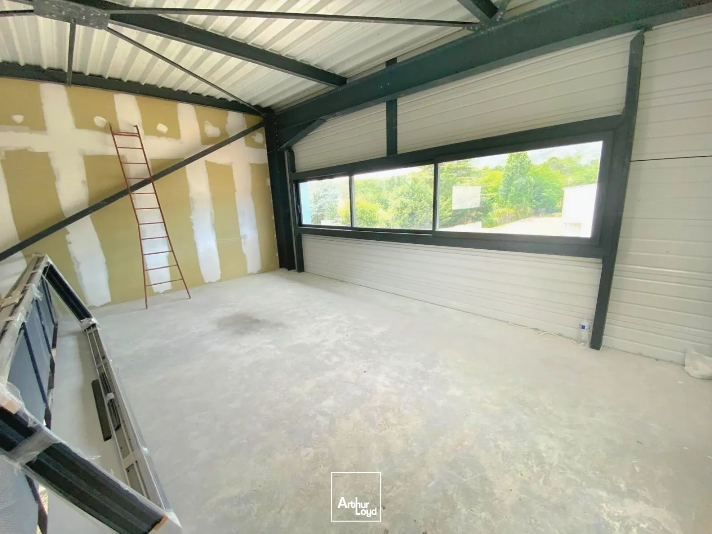 Locaux commerciaux - Location - ROQUEVAIRE - 13360 - 107-402 - 7785633