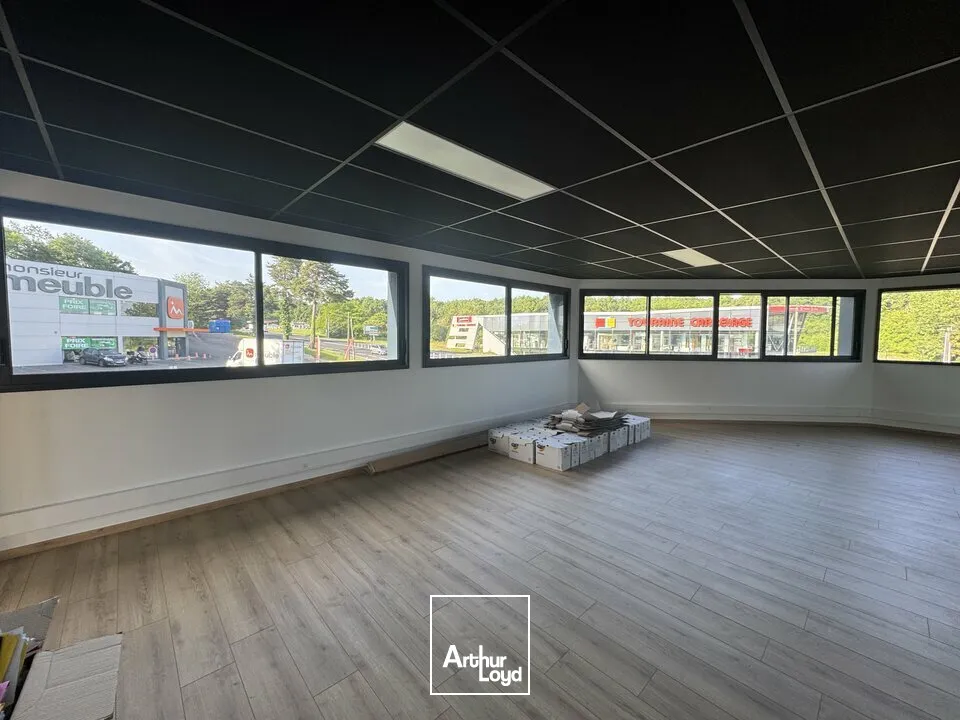 Locaux commerciaux - Location - CHAMBRAY LES TOURS - 37170 - 80-80 - 7786119