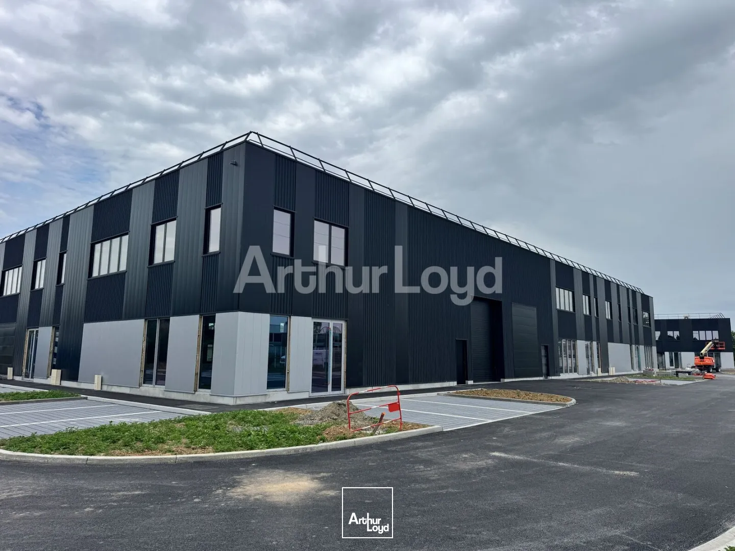 Locaux d'activité & Entrepôts - Location - LYS LEZ LANNOY - 59390 - 303-6880 - 7788615