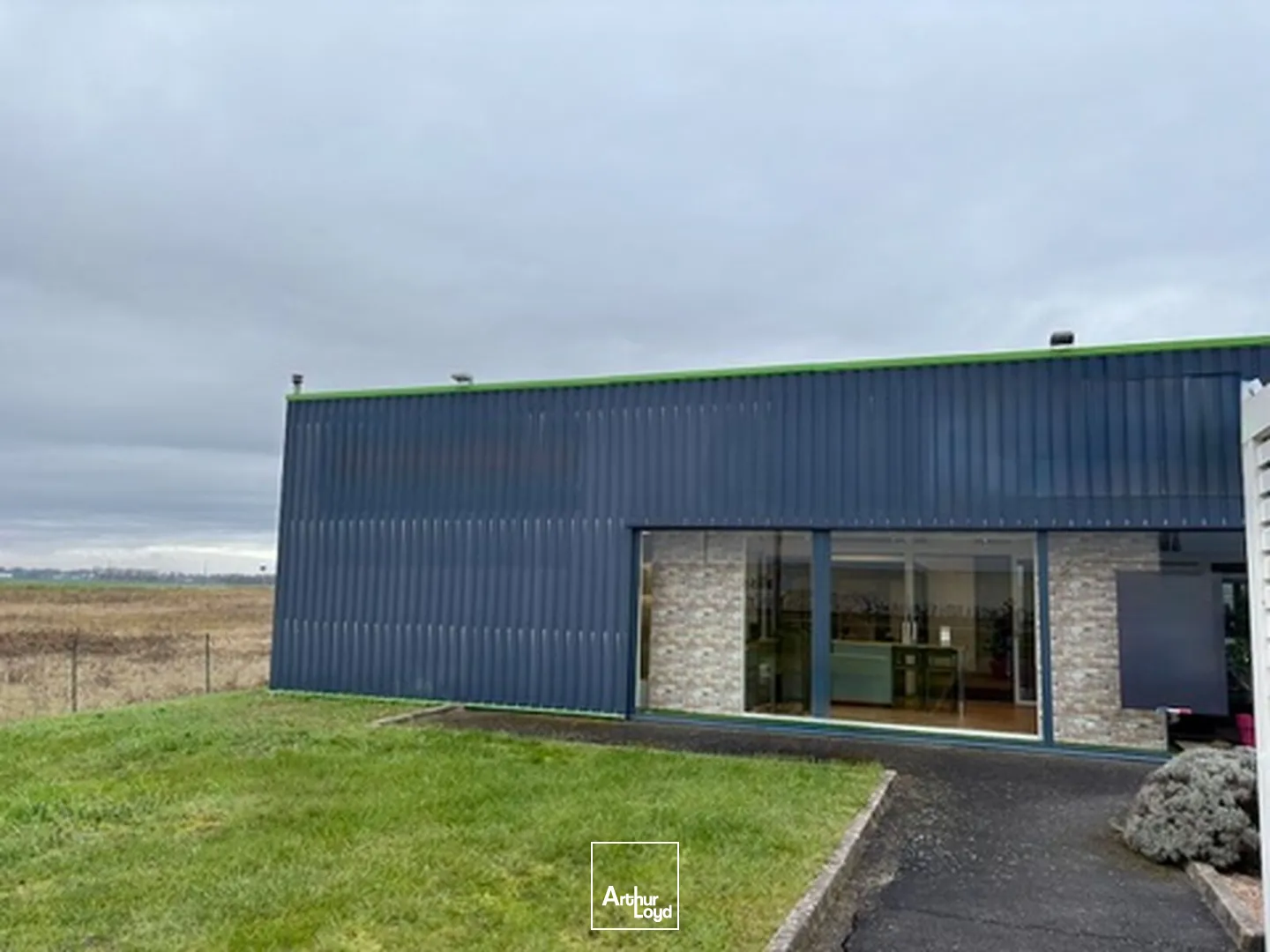 Locaux d'activité & Entrepôts - Location - LA CHAPELLE SAINT MESMIN - 45380 - 265-265 - 7788747