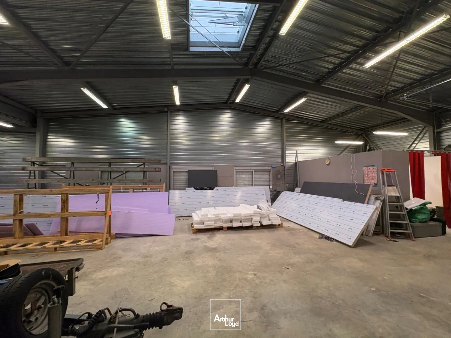 Locaux d'activité & Entrepôts - Location - LA CHAPELLE SAINT MESMIN - 45380 - 265-265 - 7788750