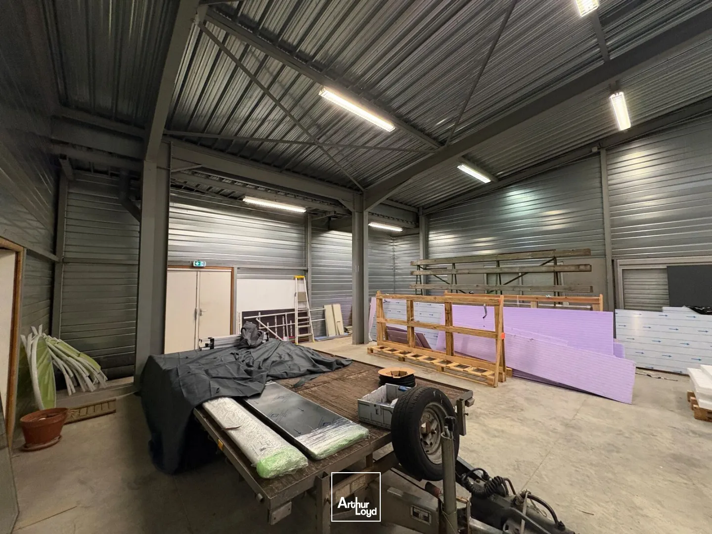 Locaux d'activité & Entrepôts - Location - LA CHAPELLE SAINT MESMIN - 45380 - 265-265 - 7788751