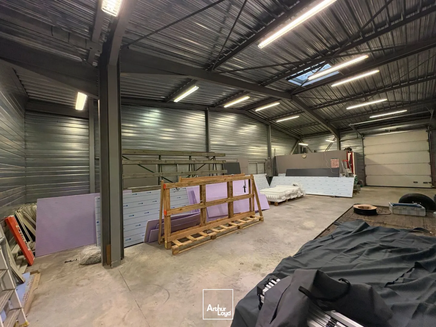 Locaux d'activité & Entrepôts - Location - LA CHAPELLE SAINT MESMIN - 45380 - 265-265 - 7788753