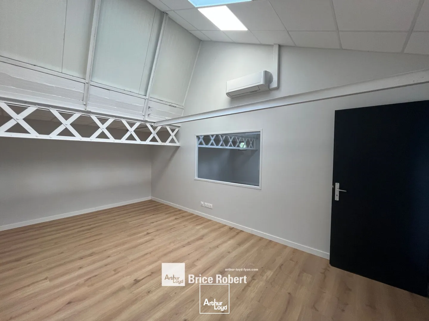 Locaux d'activité & Entrepôts - Location - VENISSIEUX - 69200 - 92-794 - 7788819
