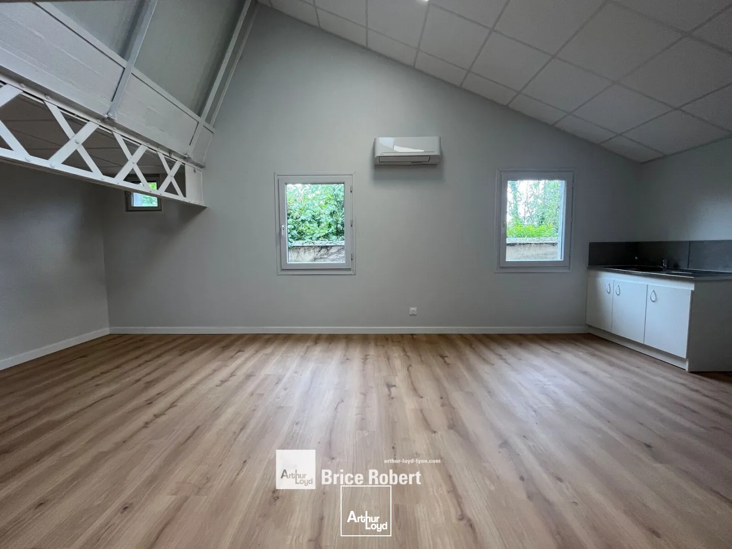 Locaux d'activité & Entrepôts - Location - VENISSIEUX - 69200 - 92-794 - 7788818