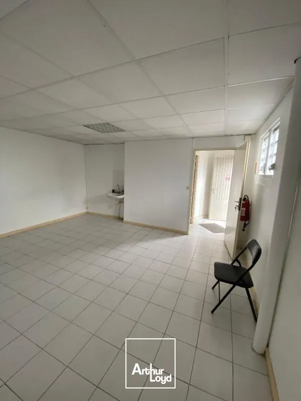 Locaux commerciaux - Location - Ducos - 97224 - 25-25 - 7789677