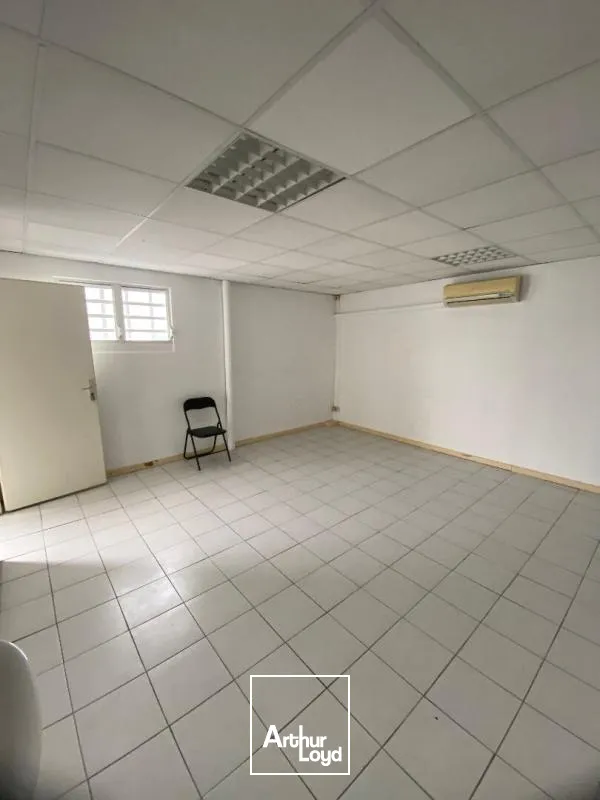 Locaux commerciaux - Location - Ducos - 97224 - 25-25 - 7789680