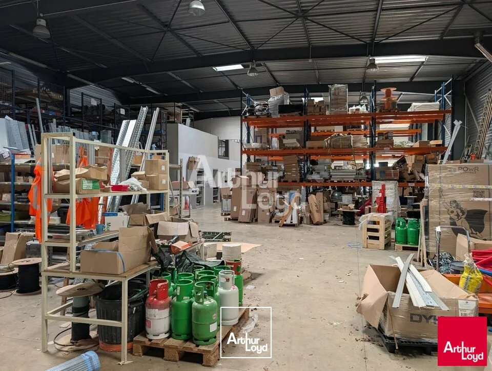 Locaux d'activité & Entrepôts - Location - LA MÉZIÈRE - 35520 - 1020-1020 - 7789961