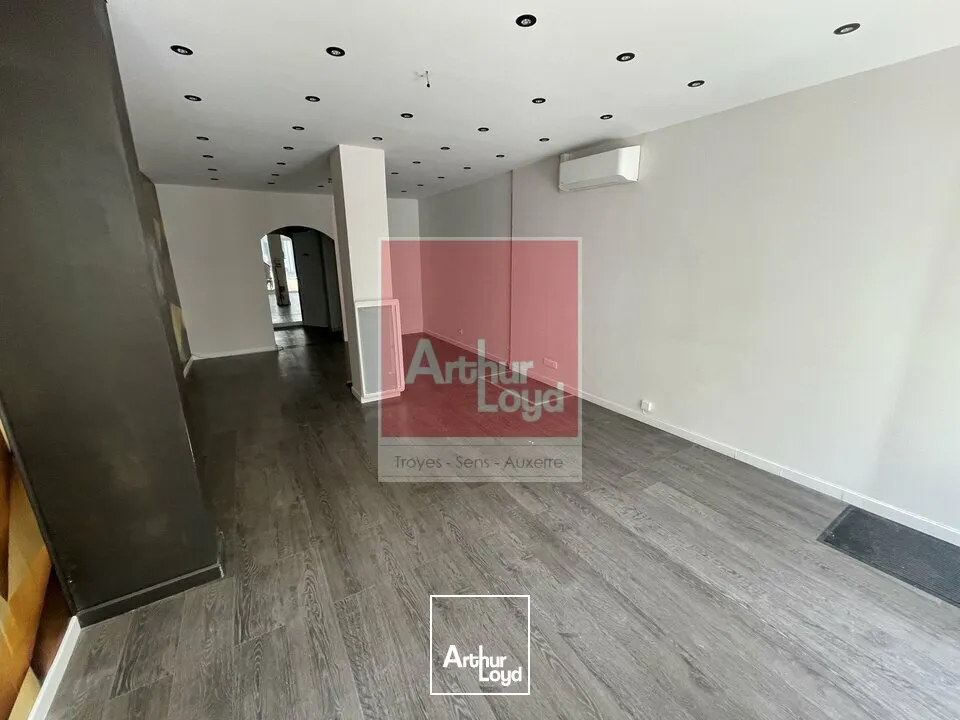 Locaux commerciaux - Vente - AUXERRE - 89000 - 86-86 - 7789986