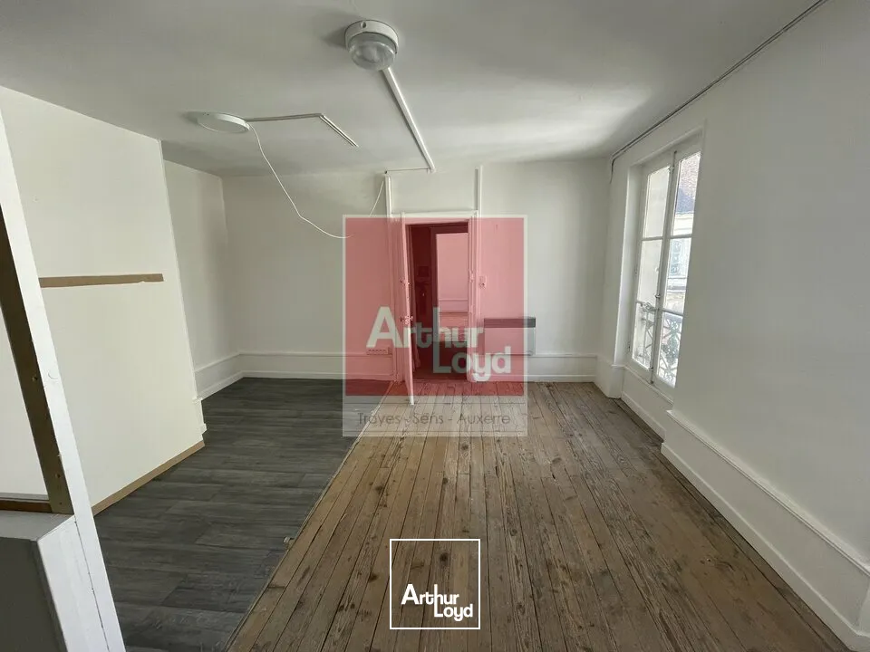 Locaux commerciaux - Vente - AUXERRE - 89000 - 86-86 - 7789988