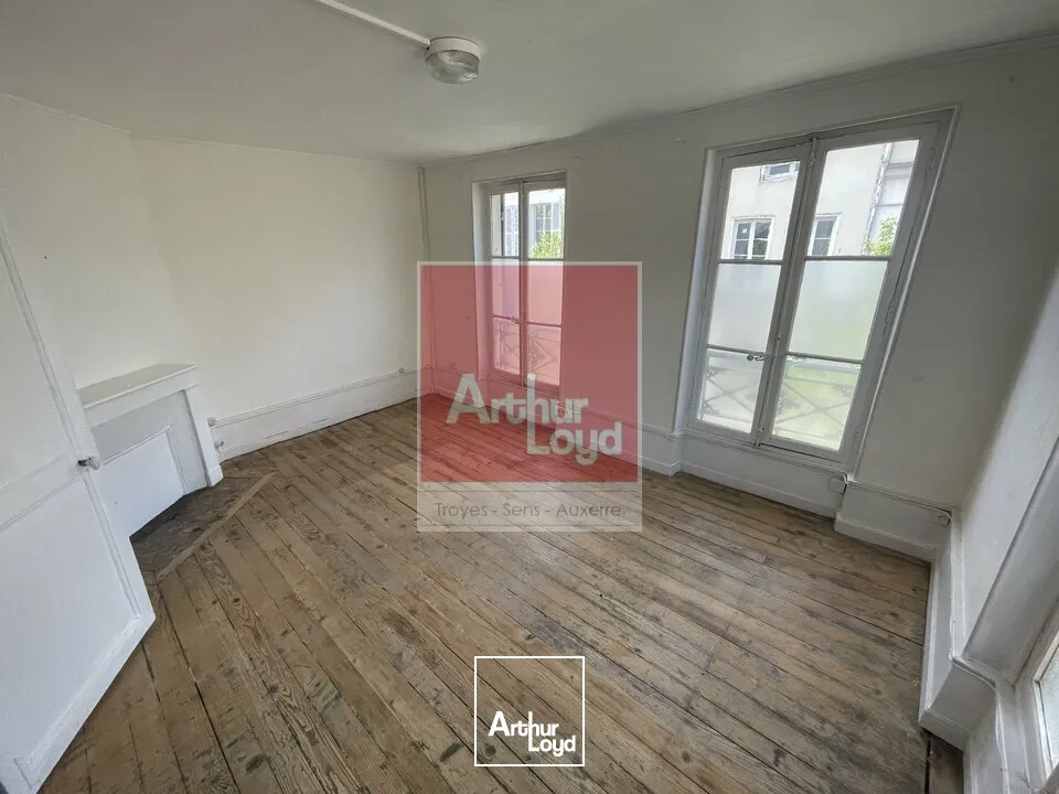 Locaux commerciaux - Vente - AUXERRE - 89000 - 86-86 - 7789989