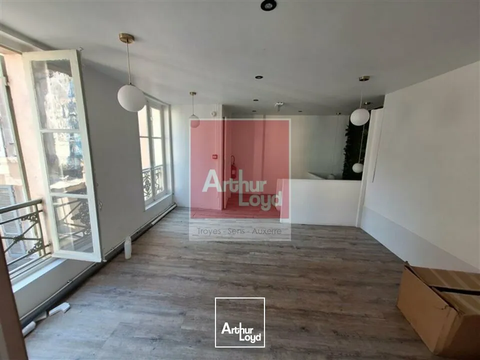 Locaux commerciaux - Vente - AUXERRE - 89000 - 86-86 - 7789990