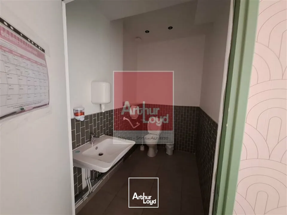 Locaux commerciaux - Vente - AUXERRE - 89000 - 86-86 - 7789992