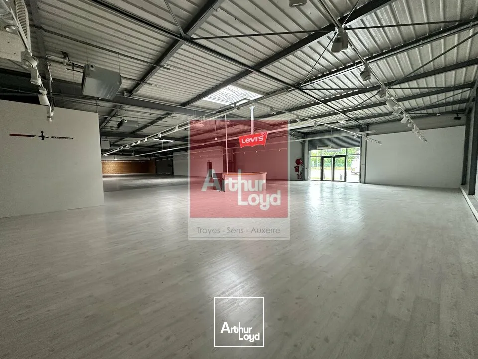 Locaux commerciaux - Location - PONT SAINTE MARIE - 10150 - 388-1158 - 7789993