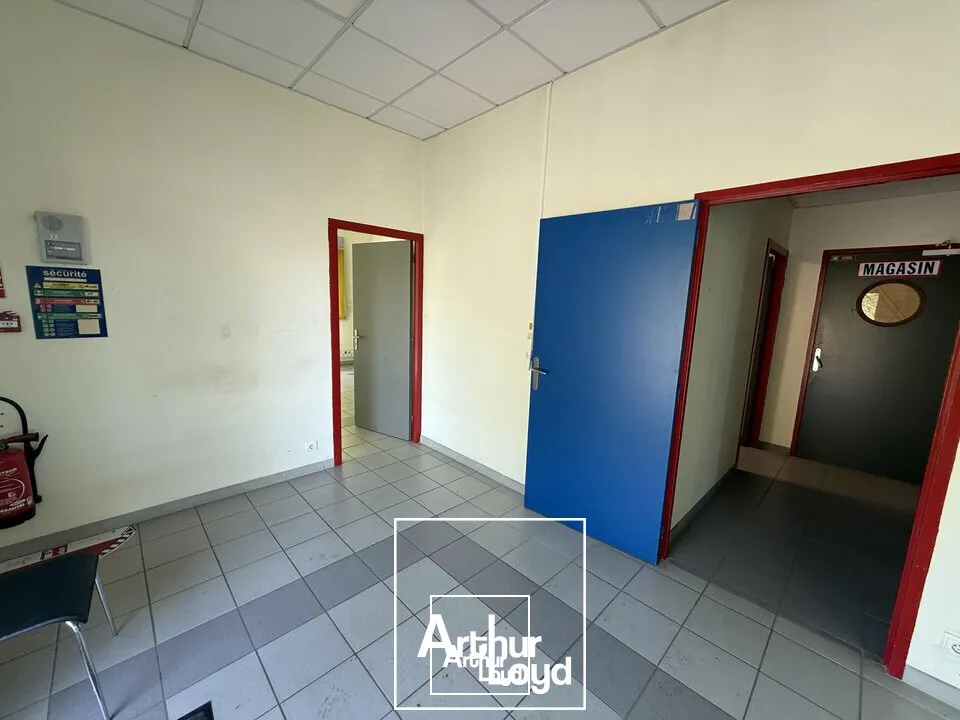 Locaux d'activité & Entrepôts - Vente - TERRASSON LAVILLEDIEU - 24120 - 329-329 - 7790752