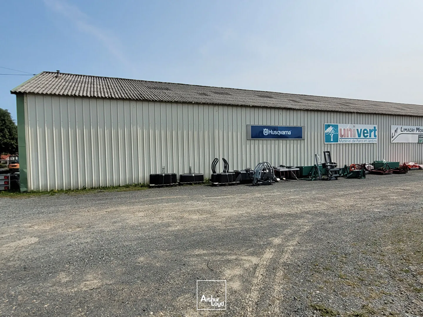 Locaux commerciaux - Vente - SAINT YRIEIX LA PERCHE - 87500 - 800-800 - 7791534