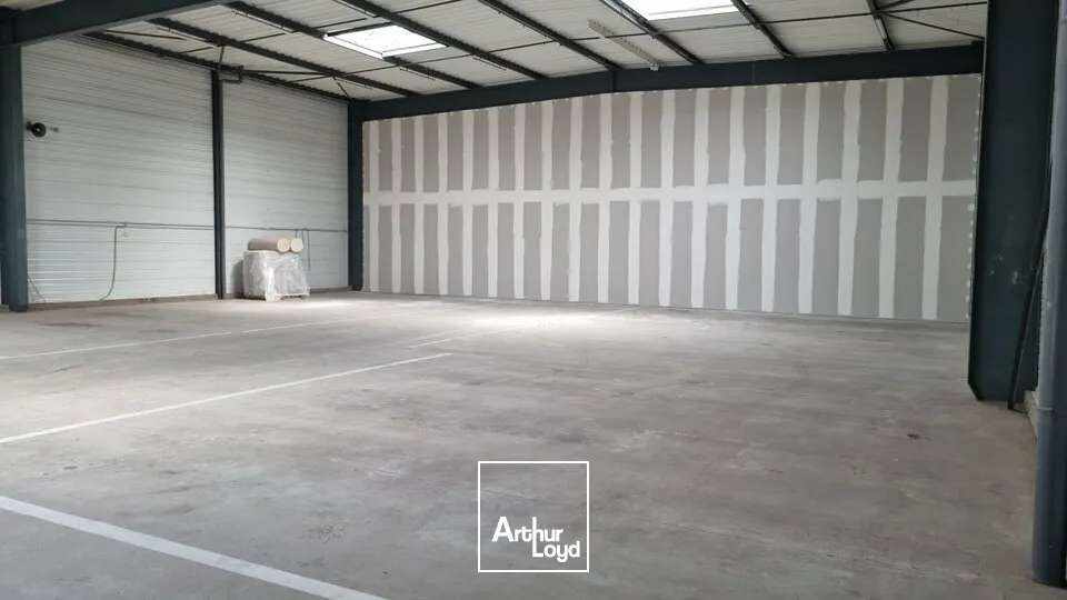 Locaux d'activité & Entrepôts - Location - POITIERS - 86000 - 400-400 - 7793483