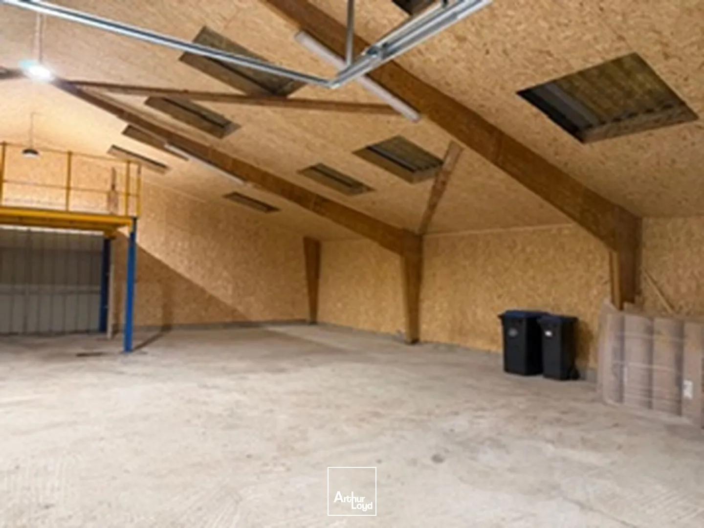 Locaux d'activité & Entrepôts - Location - SAINT ANDRE DES EAUX - 44117 - 242-242 - 7794742
